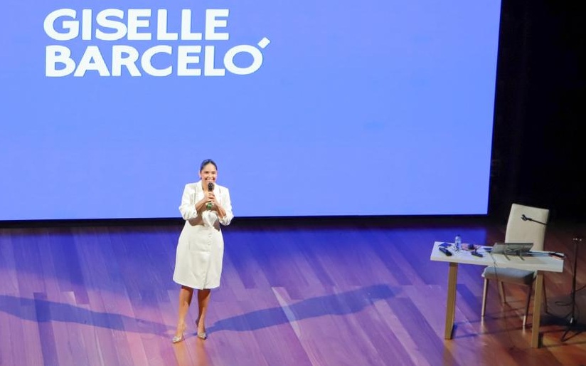 Fabrica de Cultura recibió a Giselle Barceló, #SinMuletillas