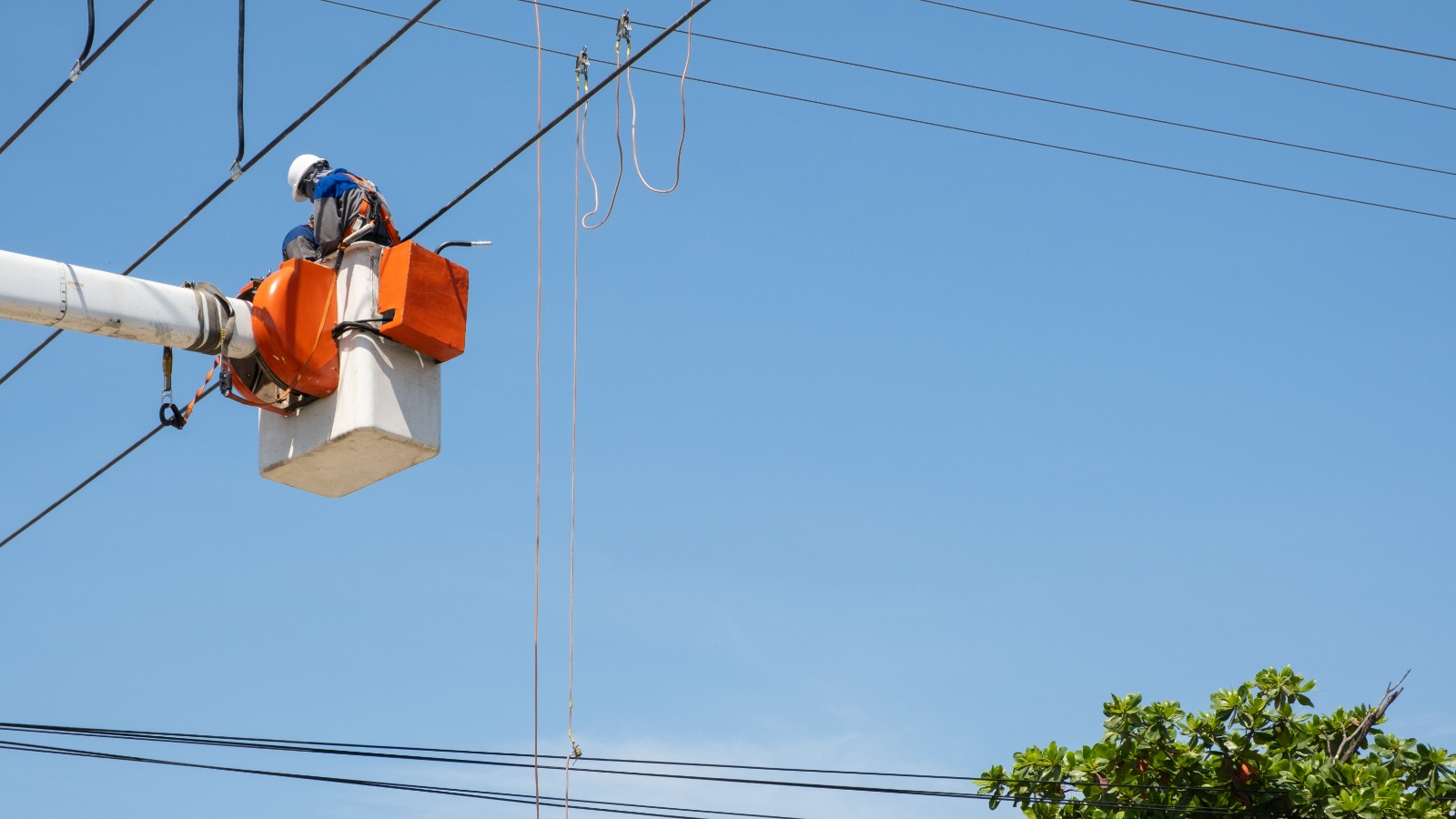 Air-e realiza labores de mantenimiento en las redes de Villa Campestre
